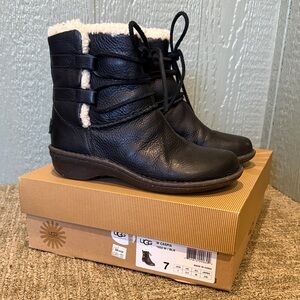 UGG Women's Black Leather Lace-Up Winter Boot with Cream Shearling Trim - size 7